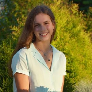 Meet your Posher, Abigail